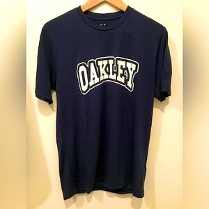 Oakley T-shirt